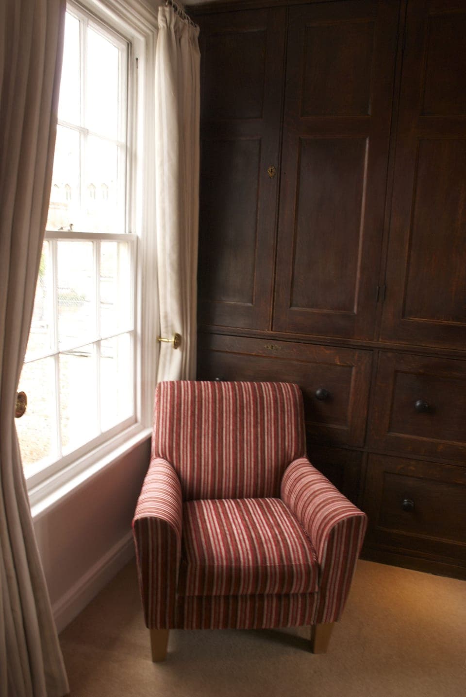 Superior Room, 1 Double Bed | Living area | Flat-screen TV