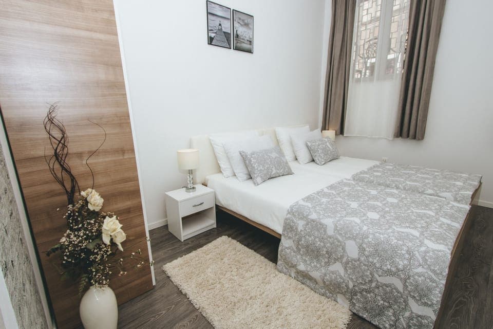 Standard Twin Room | Desk, soundproofing, free WiFi, bed sheets