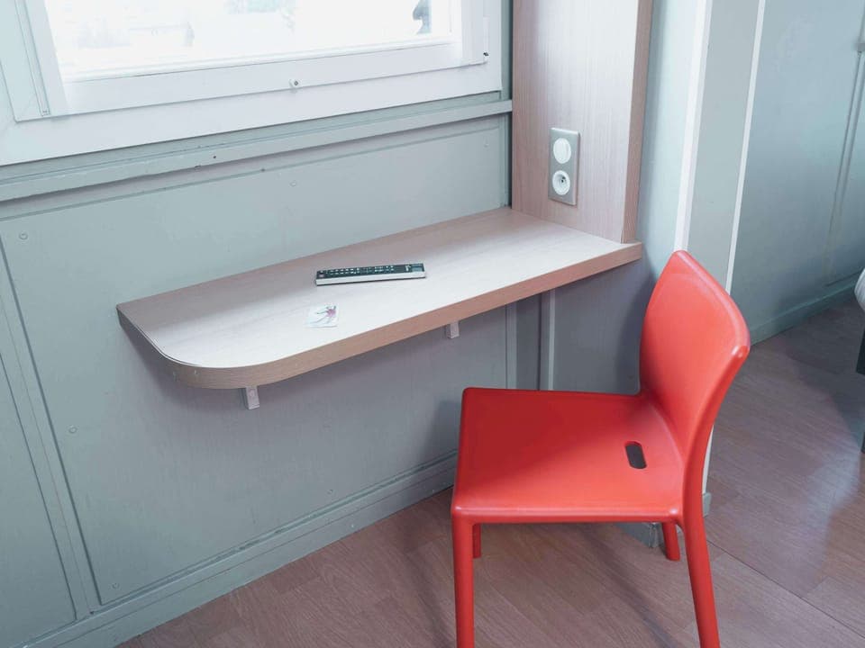 Desk, blackout drapes, free WiFi, bed sheets