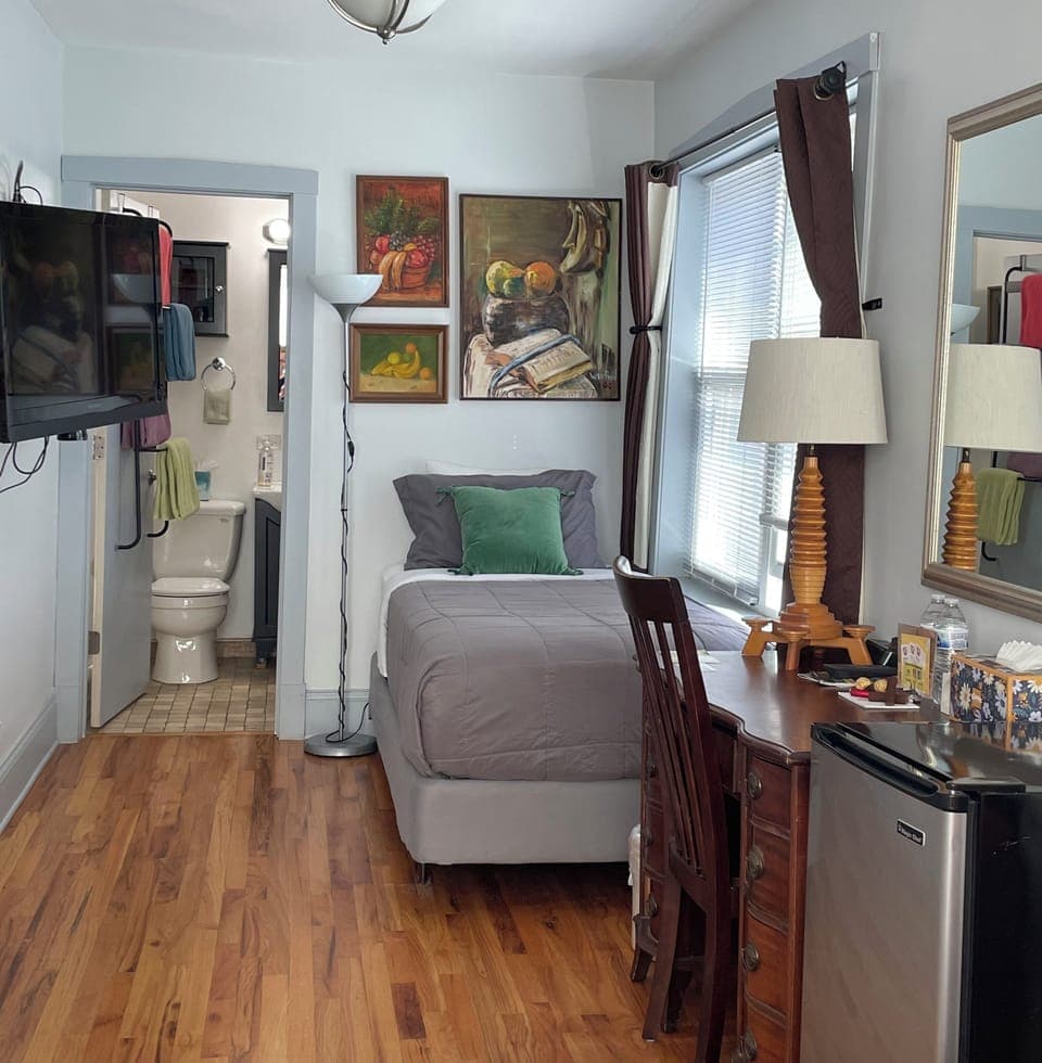Egret Room (Second Floor) | Premium bedding, pillowtop beds, individually furnished, desk