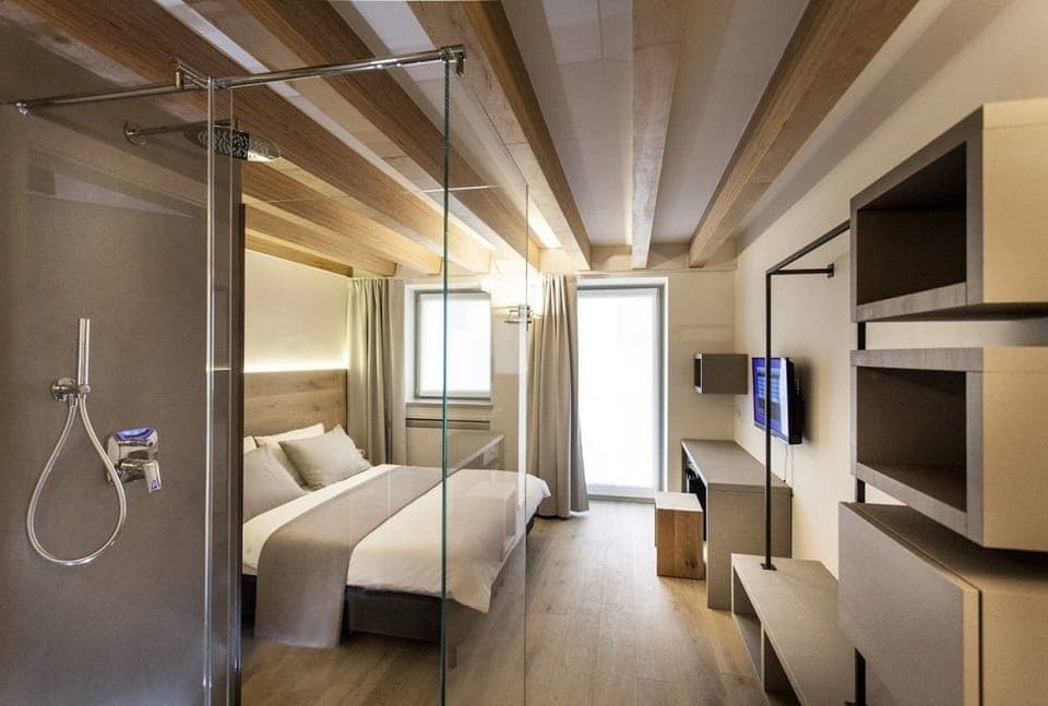 Deluxe Double Room, Balcony | Premium bedding, in-room safe, individually decorated