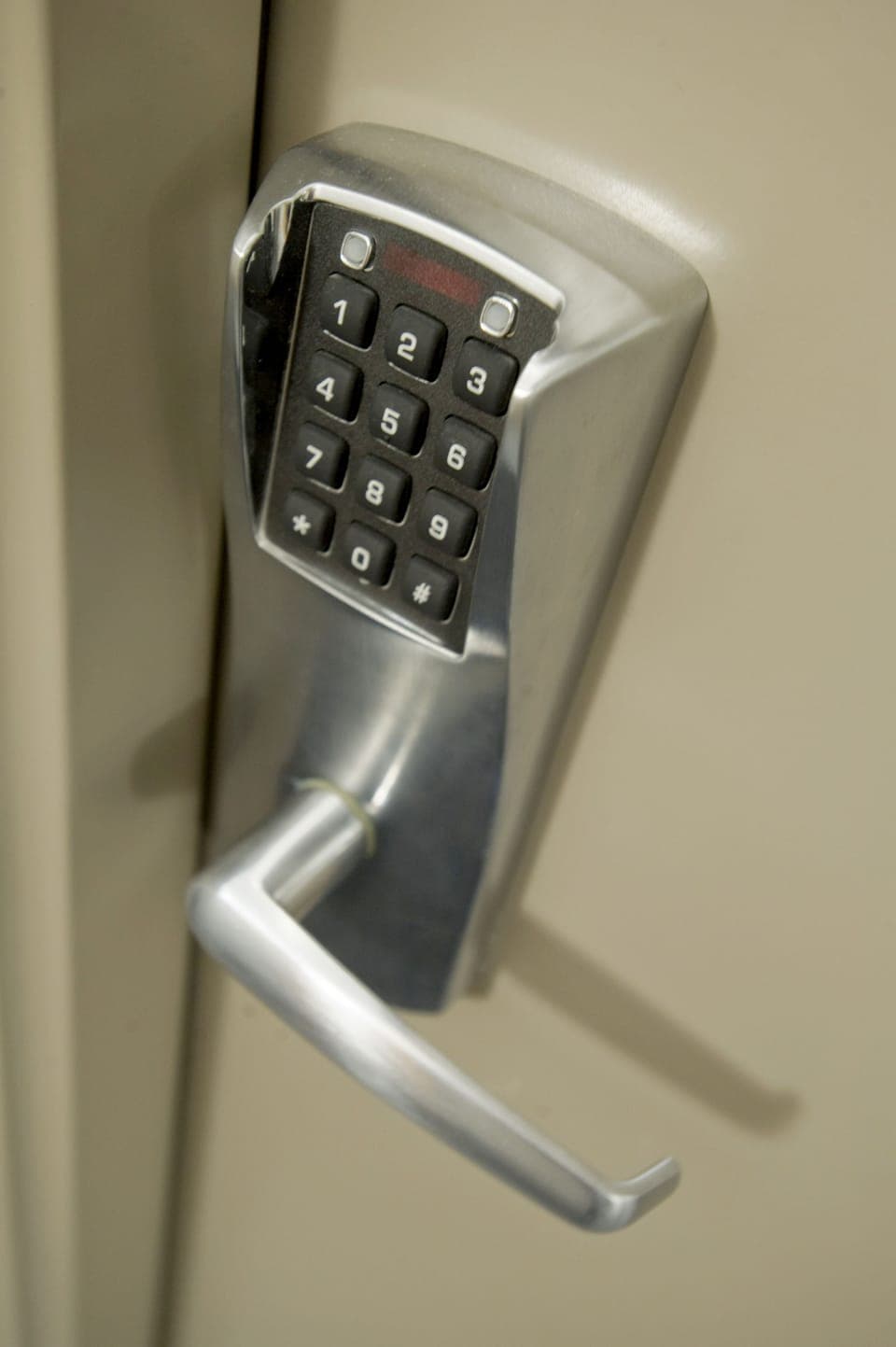 Desk, soundproofing, free WiFi, bed sheets