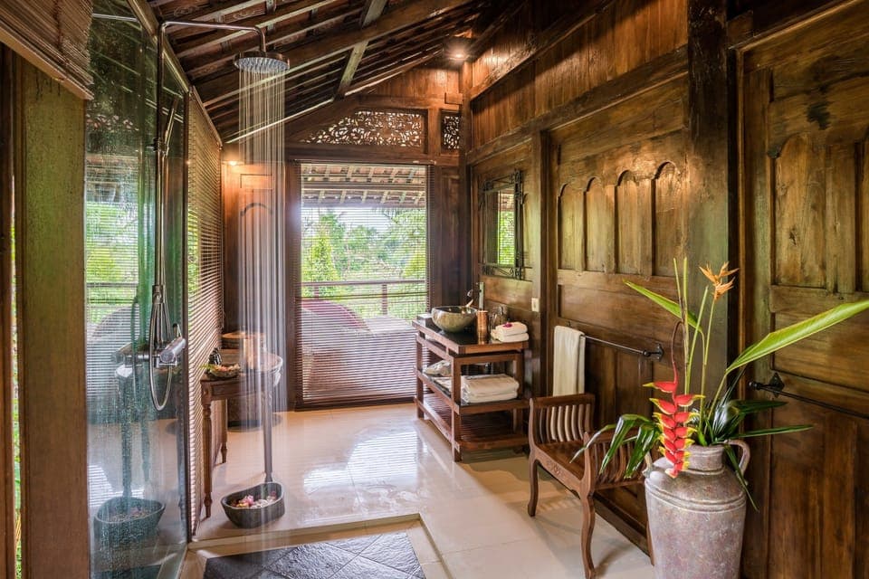 Shower, rainfall showerhead, designer toiletries, hair dryer