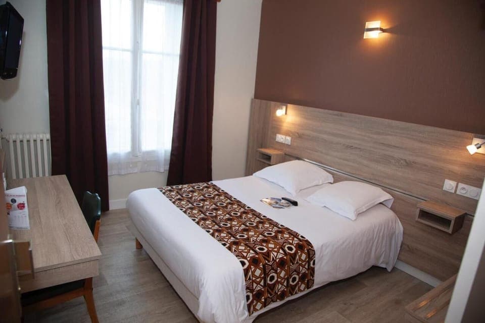 Double Room | Desk, free cribs/infant beds, free WiFi, bed sheets