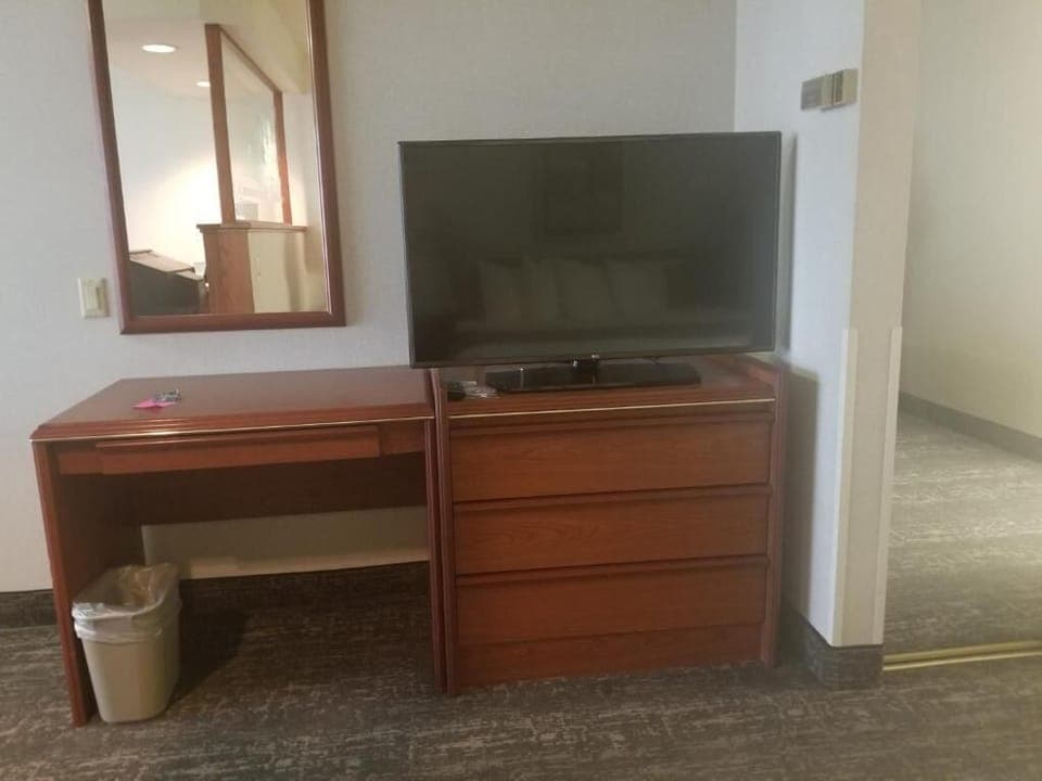 Desk, blackout drapes, iron/ironing board, free WiFi