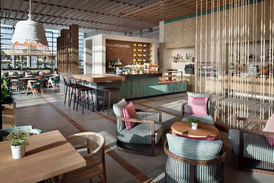 Breakfast, lunch, dinner served; international cuisine 