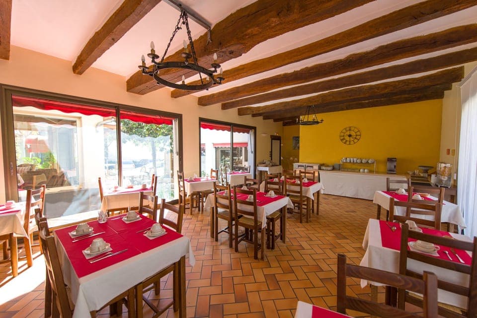 Daily buffet breakfast (EUR 11.9 per person)