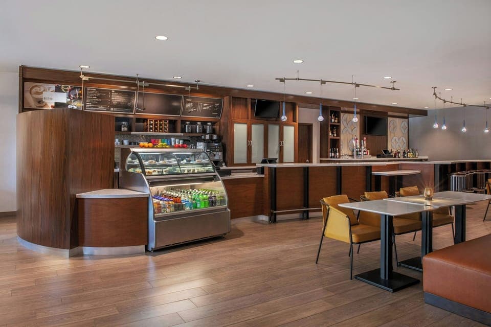 Breakfast served, American cuisine