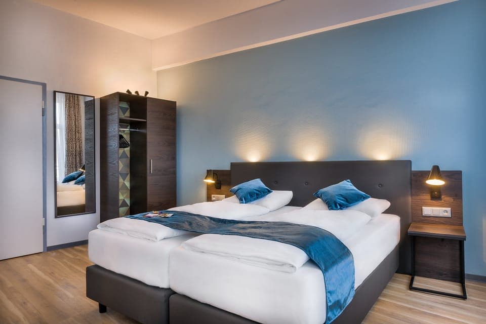 In-room safe, desk, soundproofing, free WiFi