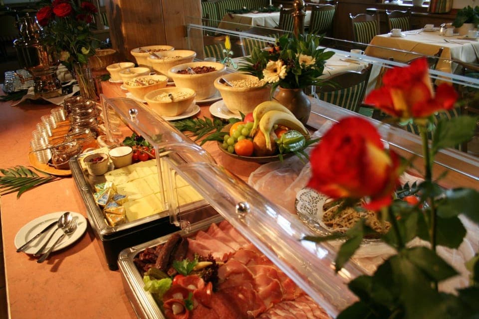 Breakfast, lunch, dinner served; Regional cuisine, garden views 