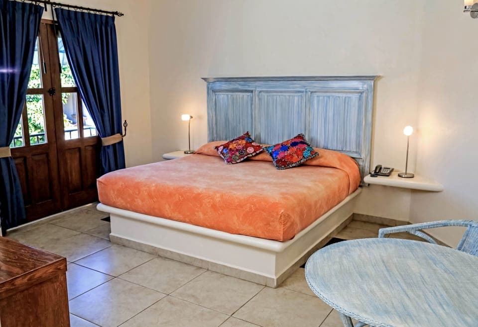 Standard Room | Hypo-allergenic bedding, in-room safe, iron/ironing board