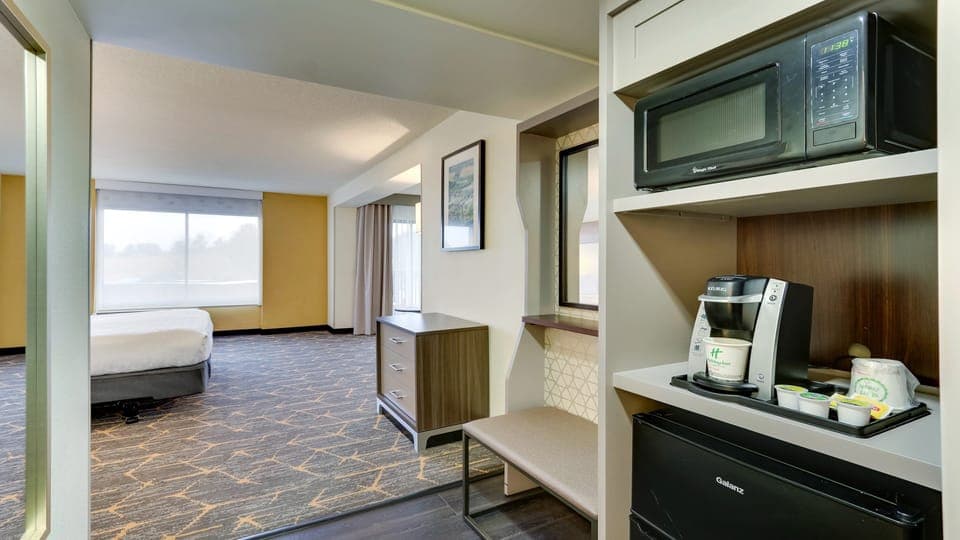 Room, 1 King Bed, Accessible, Balcony (Communications) | Desk, laptop workspace, blackout drapes, iron/ironing board