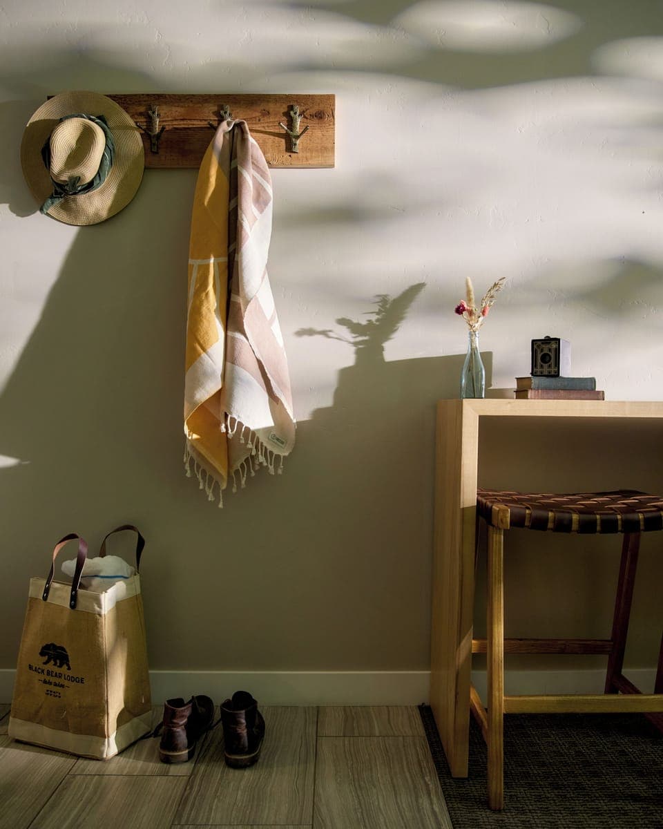 Deluxe Room | 1 bedroom, iron/ironing board, free WiFi, bed sheets