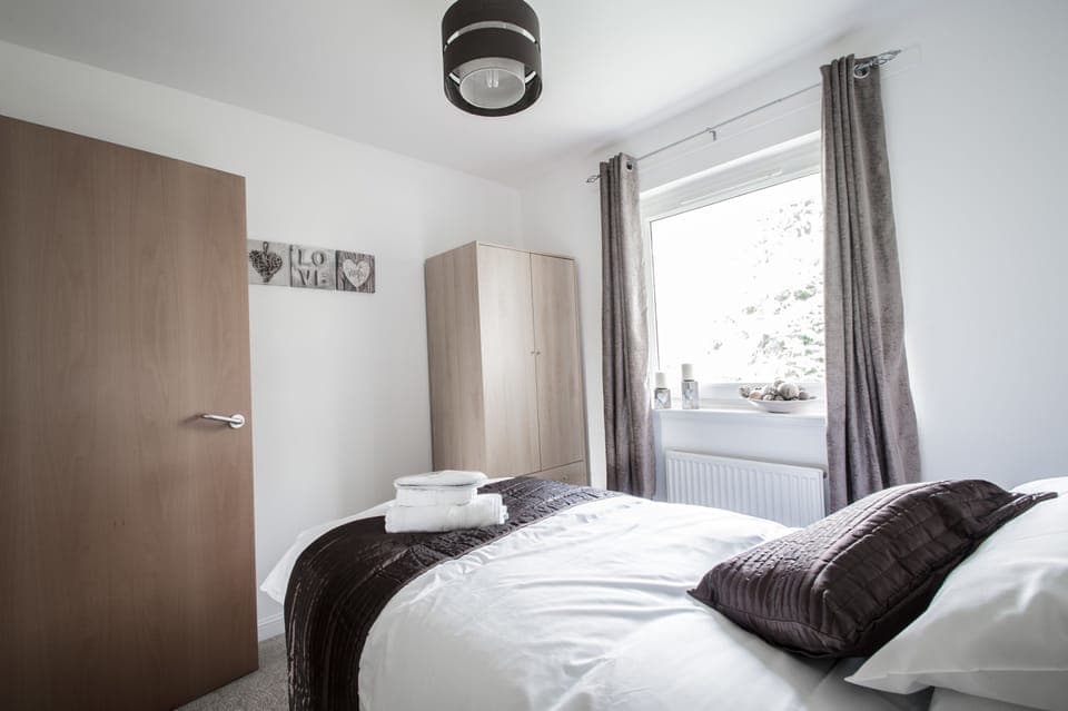 Apartment, 5 Bedrooms | Iron/ironing board, free WiFi, bed sheets