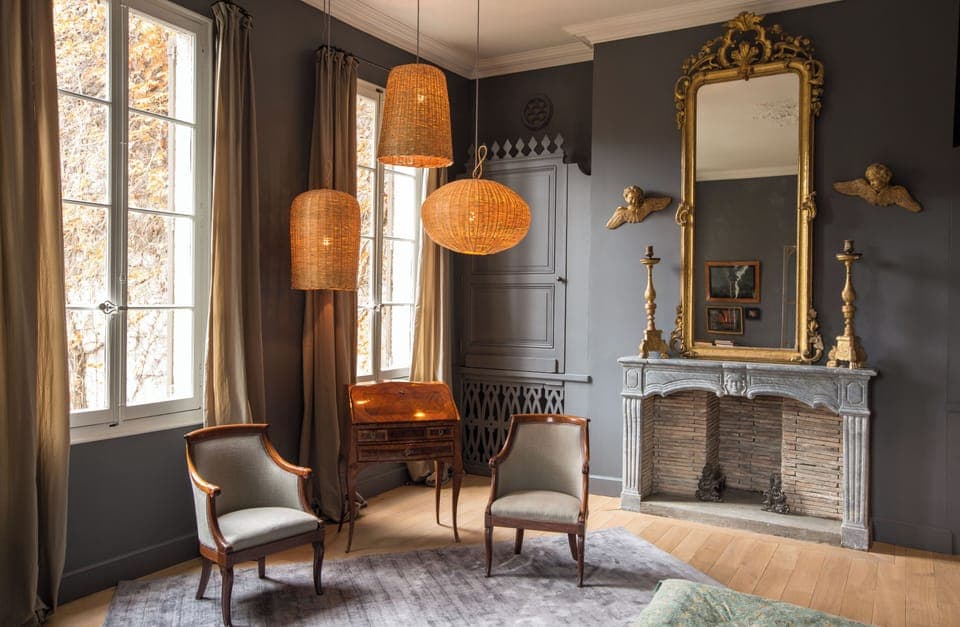 Suite (Naples) | Minibar, in-room safe, individually decorated, individually furnished