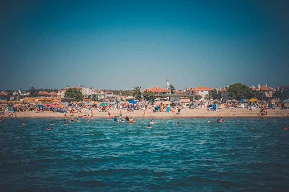 Private beach nearby, sun loungers, beach umbrellas