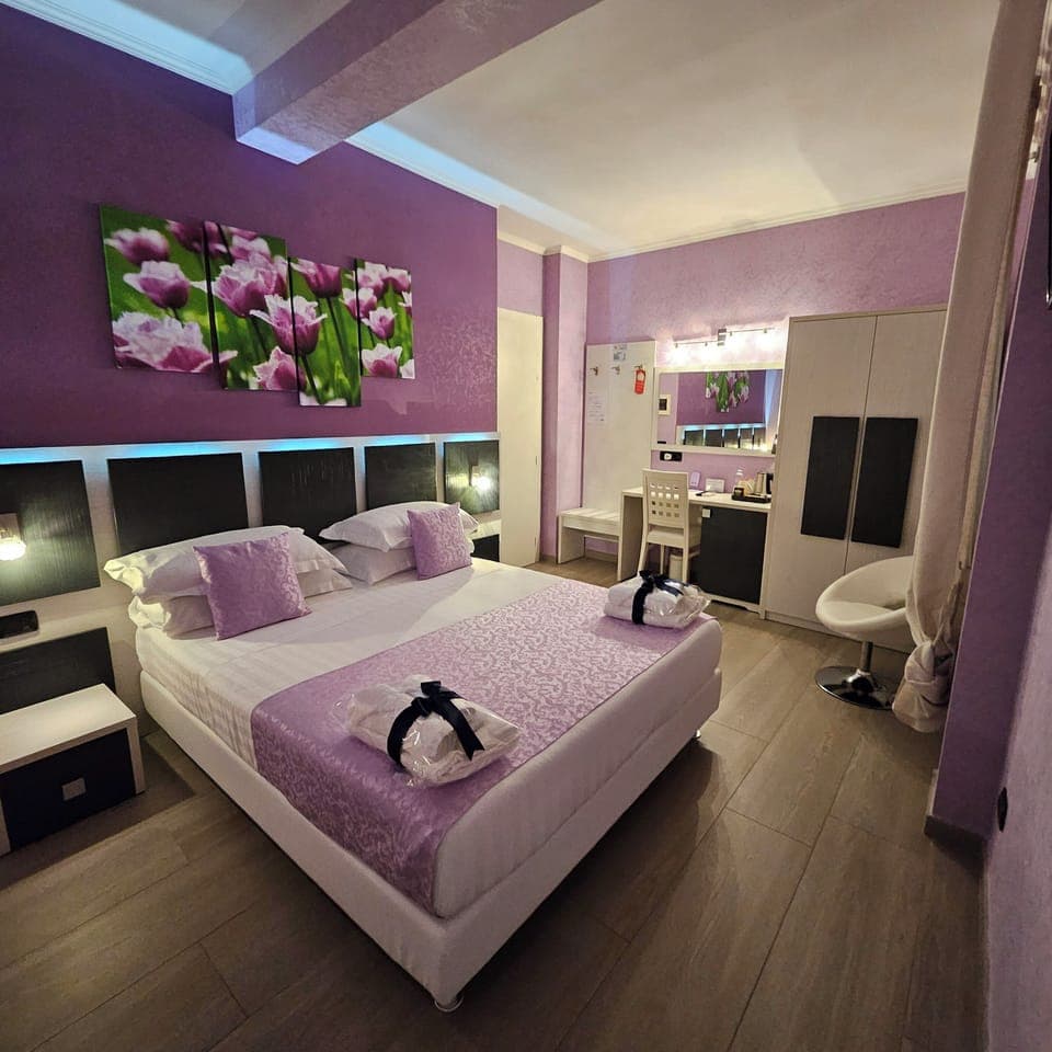 Deluxe Room | Premium bedding, minibar, in-room safe, desk