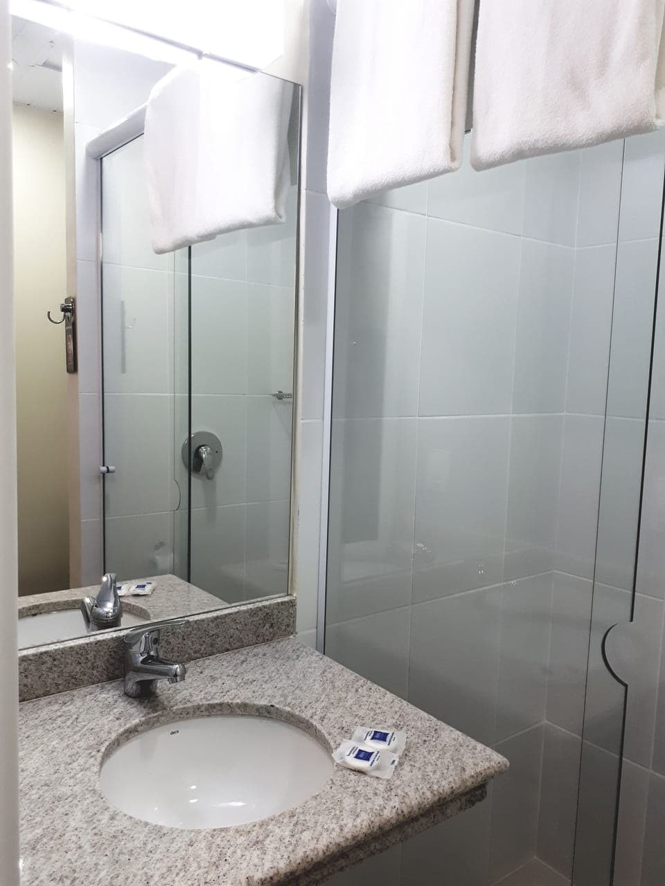 Apartment, 2 Twin Beds | Bathroom | Shower, eco-friendly toiletries, towels