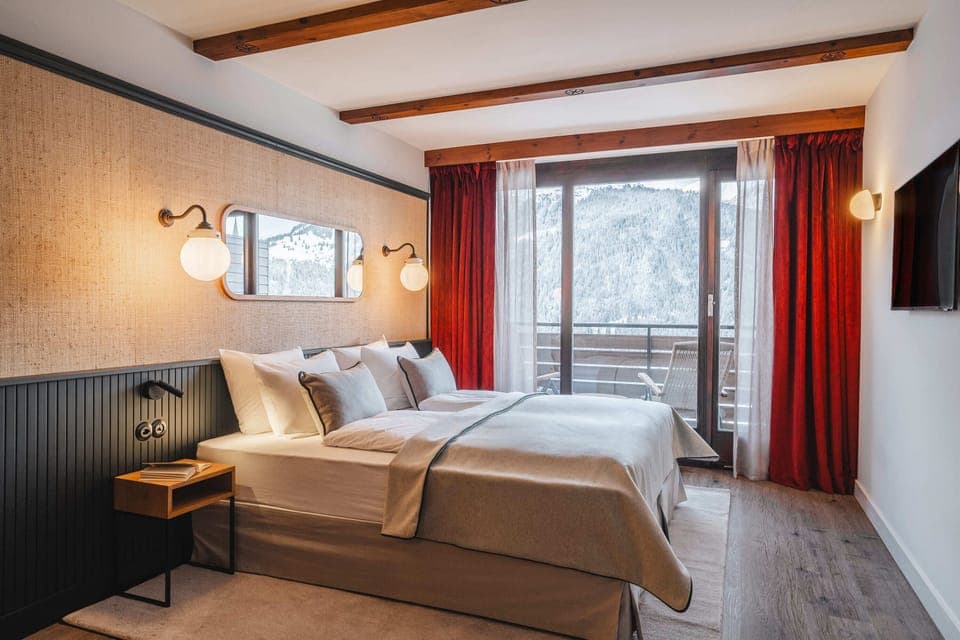 Superior Double Room | Premium bedding, in-room safe, desk, blackout drapes