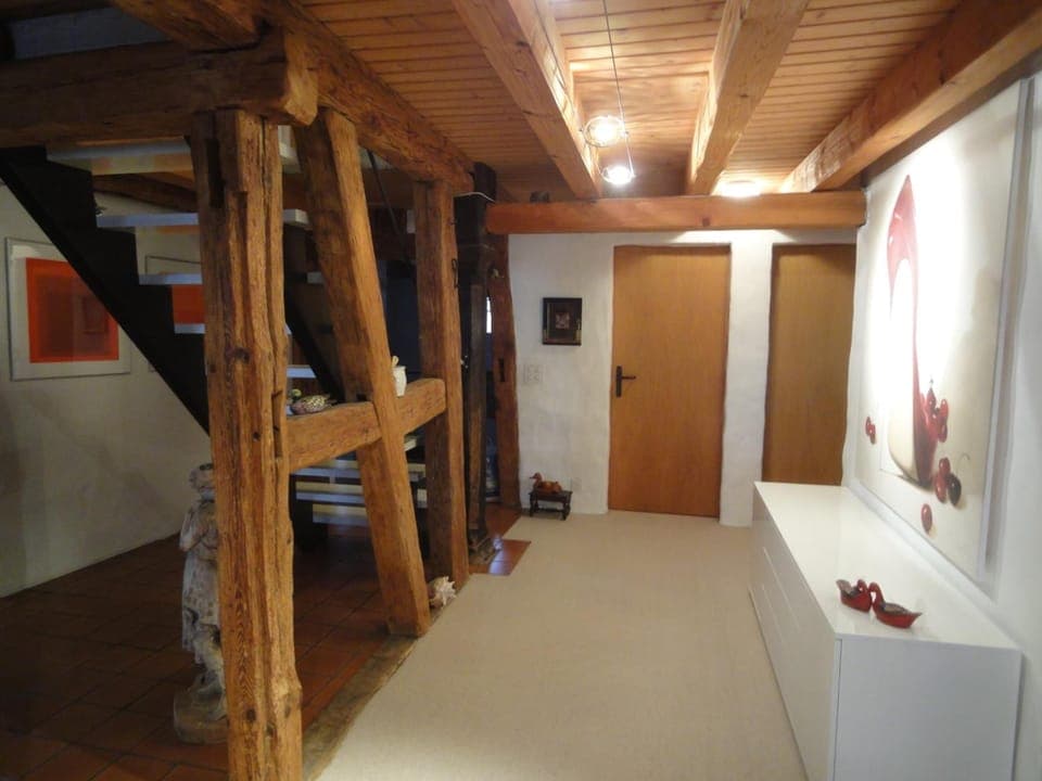 Premium bedding, desk, free cribs/infant beds, rollaway beds