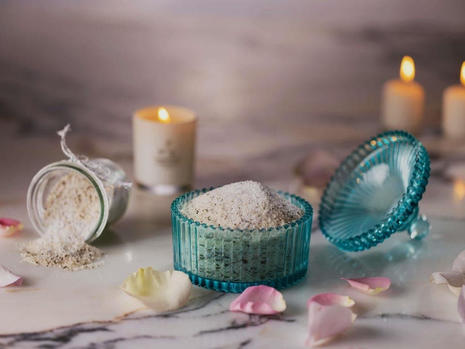 Couples treatment rooms, sauna, body treatments, aromatherapy