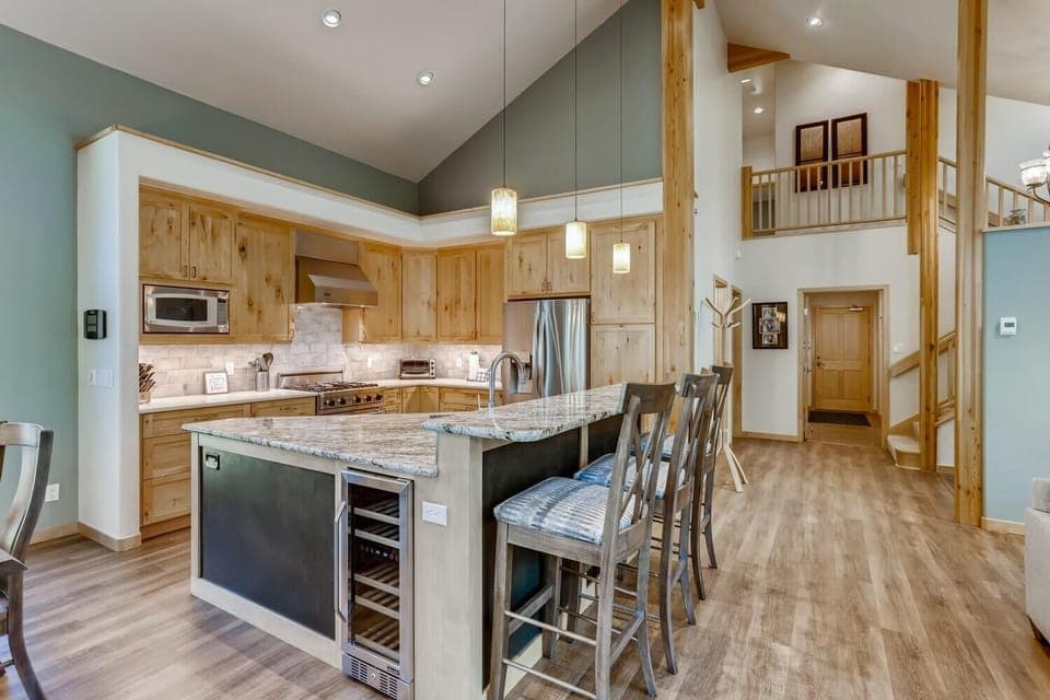 House, 4 Bedrooms | Private kitchen | Microwave, oven, dishwasher, coffee/tea maker