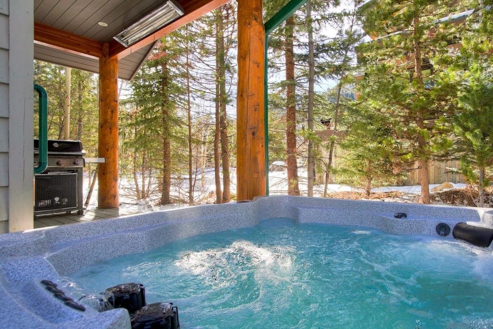 House, 4 Bedrooms | Outdoor spa tub