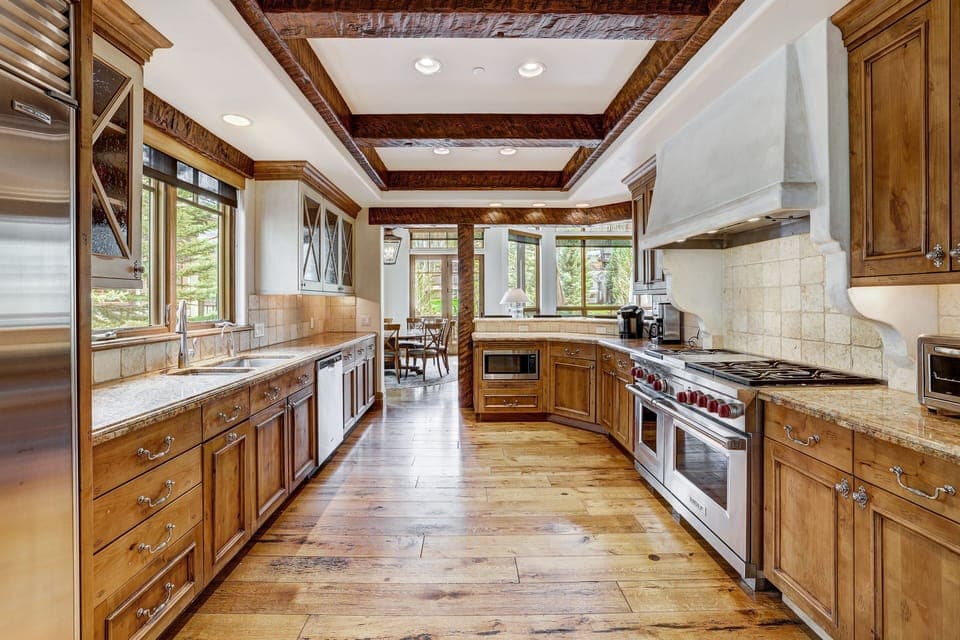 Townhome, 5 Bedrooms | Private kitchen | Full-size fridge, microwave, oven, stovetop