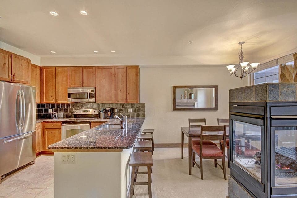 Townhome, 1 Bedroom | Private kitchen | Fridge, microwave, oven, dishwasher
