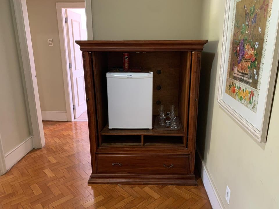 Standard Suite | Minibar, in-room safe, laptop workspace, blackout drapes