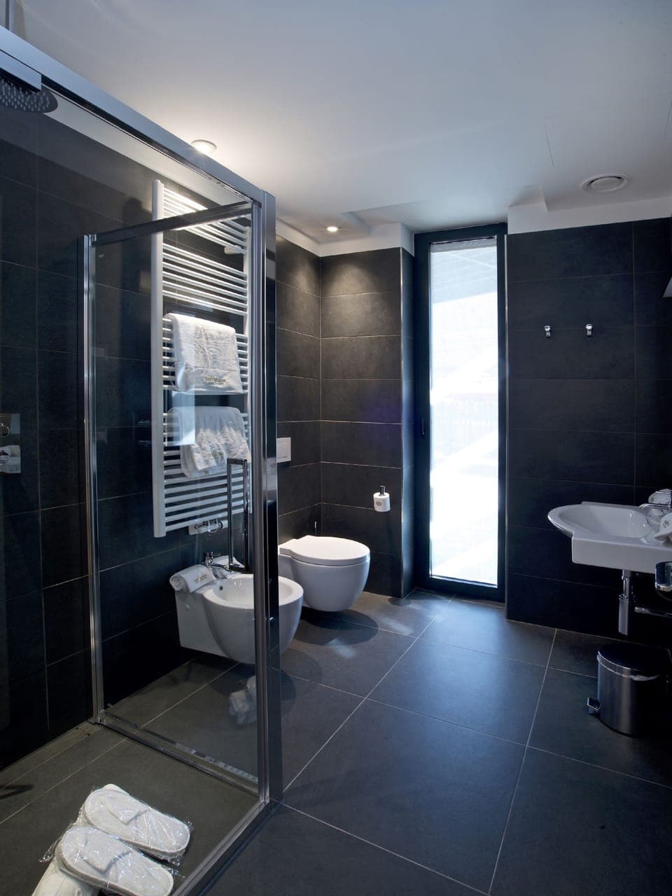 Executive Double or Twin Room | Bathroom | Free toiletries, hair dryer, bathrobes, slippers