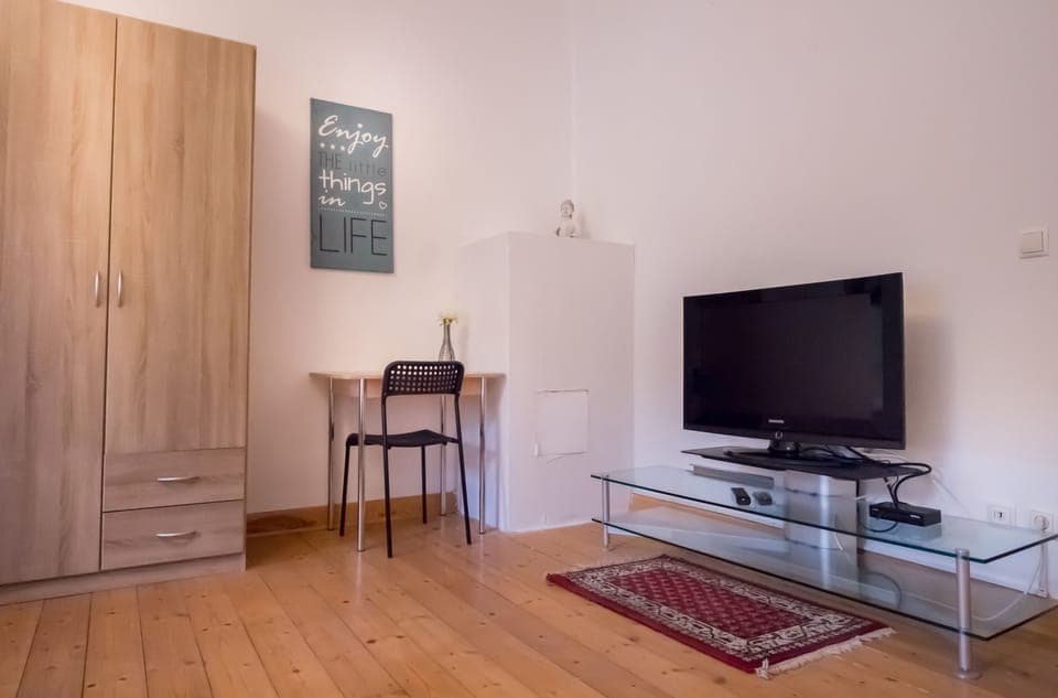 Basic Condo, 2 Bedrooms | Room amenity