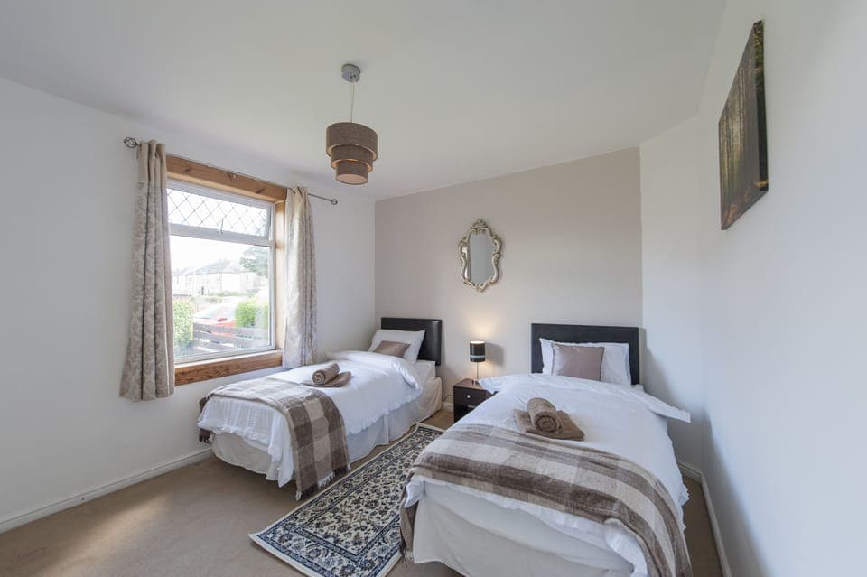 Family Apartment, 2 Bedrooms, Ground Floor | 1 bedroom, premium bedding, iron/ironing board, free cribs/infant beds