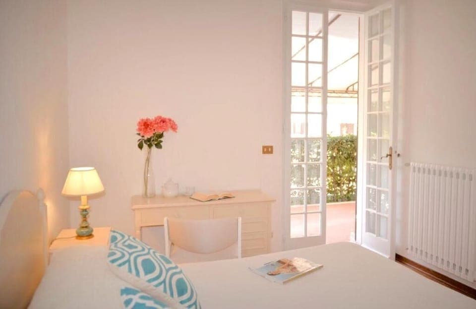 Standard Triple Room | Minibar, in-room safe, free WiFi, bed sheets