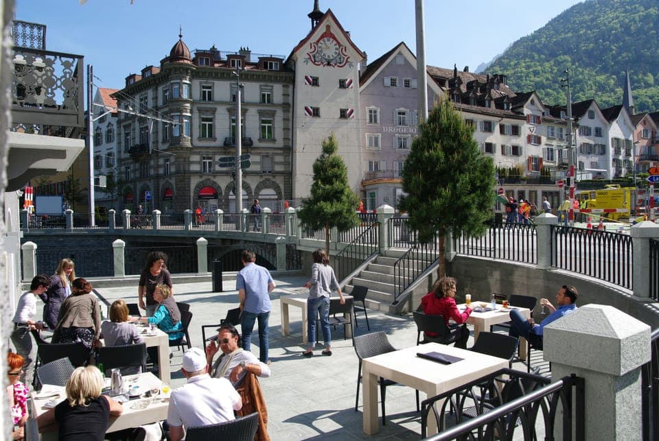 Breakfast and dinner served, Regional cuisine