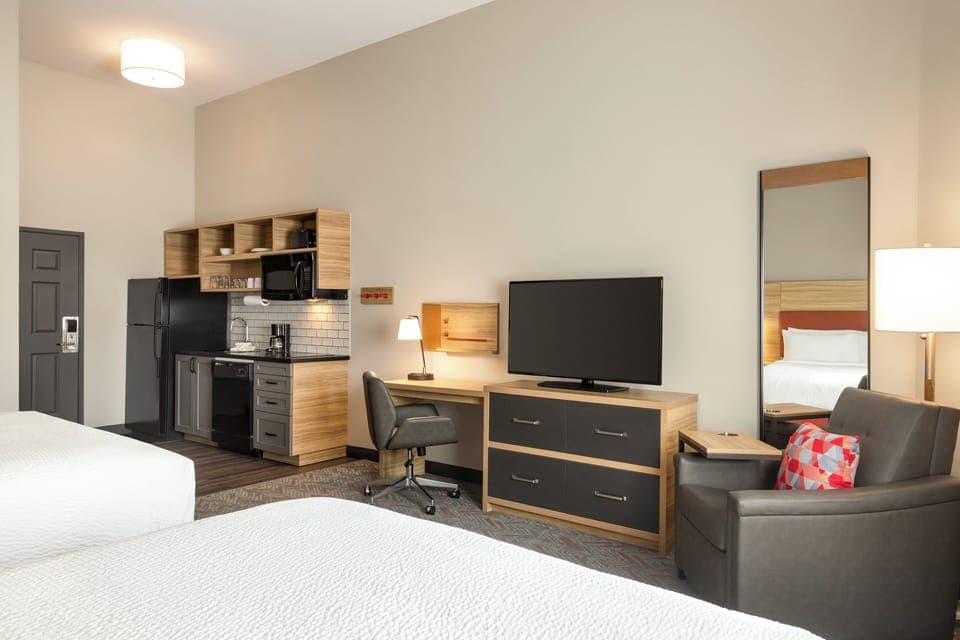 In-room safe, desk, laptop workspace, iron/ironing board