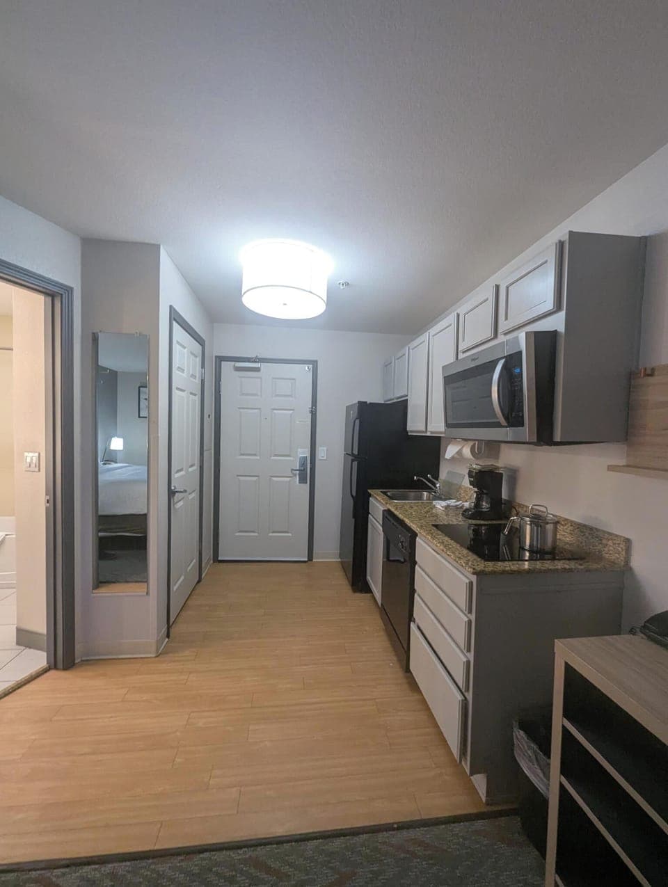 Studio Suite, 1 King Bed | In-room safe, desk, laptop workspace, iron/ironing board