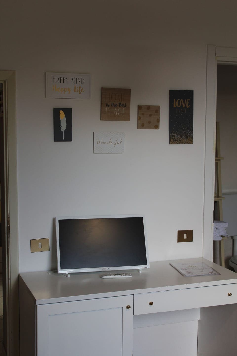 Double Room (Crete) | Individually furnished, blackout drapes, free WiFi, bed sheets