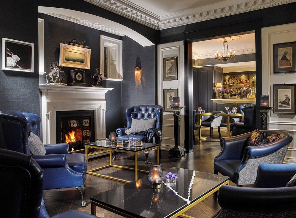 Champagne bar, garden views