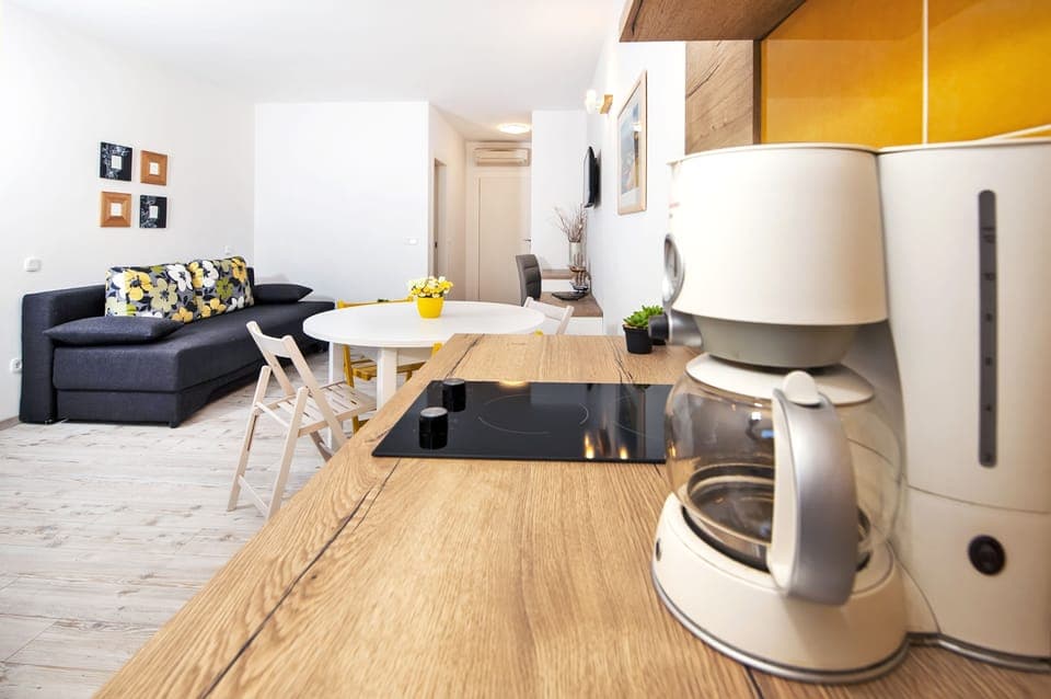 Apartment, 1 Bedroom | Coffee and/or coffee maker