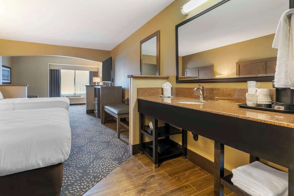 Suite, 2 Queen Beds, Non Smoking, River View (with Sofabed) | Premium bedding, pillowtop beds, desk, laptop workspace