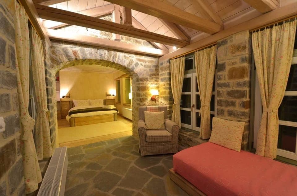 Superior Double Room | In-room safe, desk, iron/ironing board, free WiFi