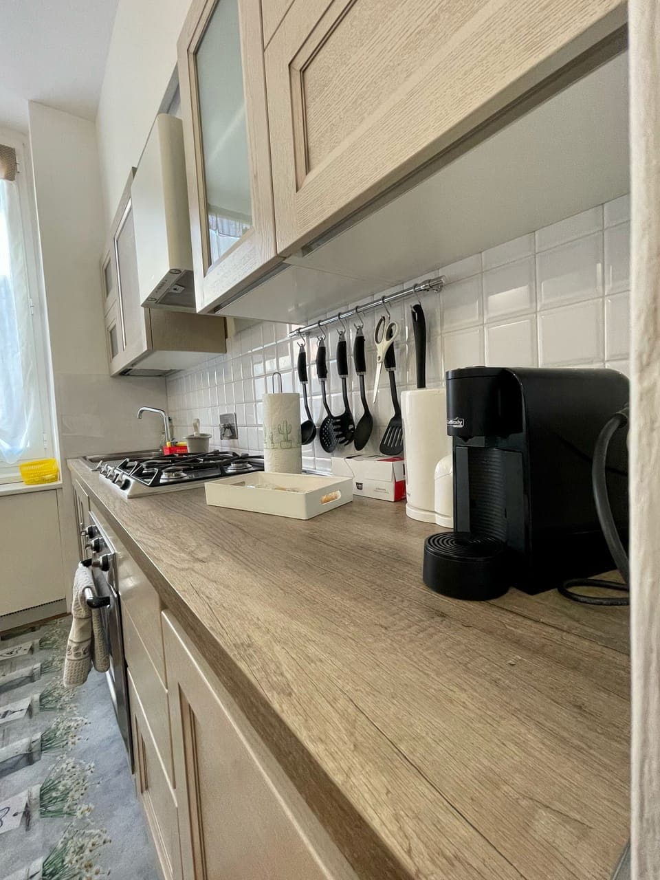 Romantic Apartment | Private kitchen | Coffee/tea maker, electric kettle