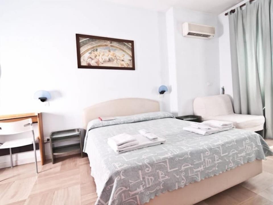 In-room safe, desk, iron/ironing board