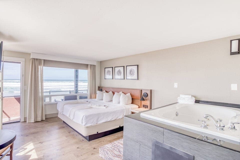 Room, 1 King Bed (Surfside) | Premium bedding, blackout drapes, iron/ironing board, free WiFi