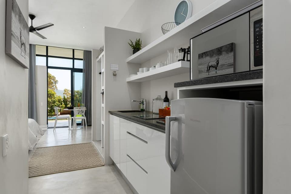 Luxury Suite, Kitchenette, Mountain View (Kalahari 2) | Private kitchenette | Fridge, microwave, stovetop, coffee/tea maker