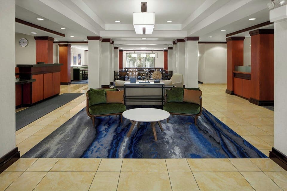 Lobby lounge