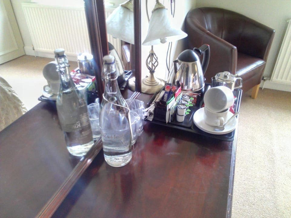 Coffee/tea maker, electric kettle