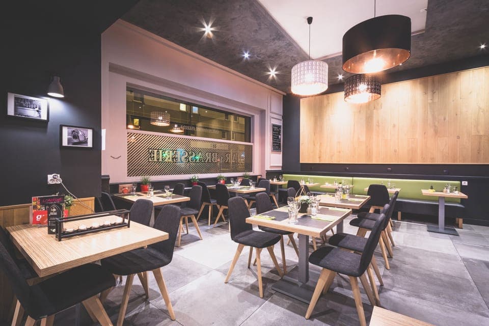 Breakfast and lunch served, French cuisine