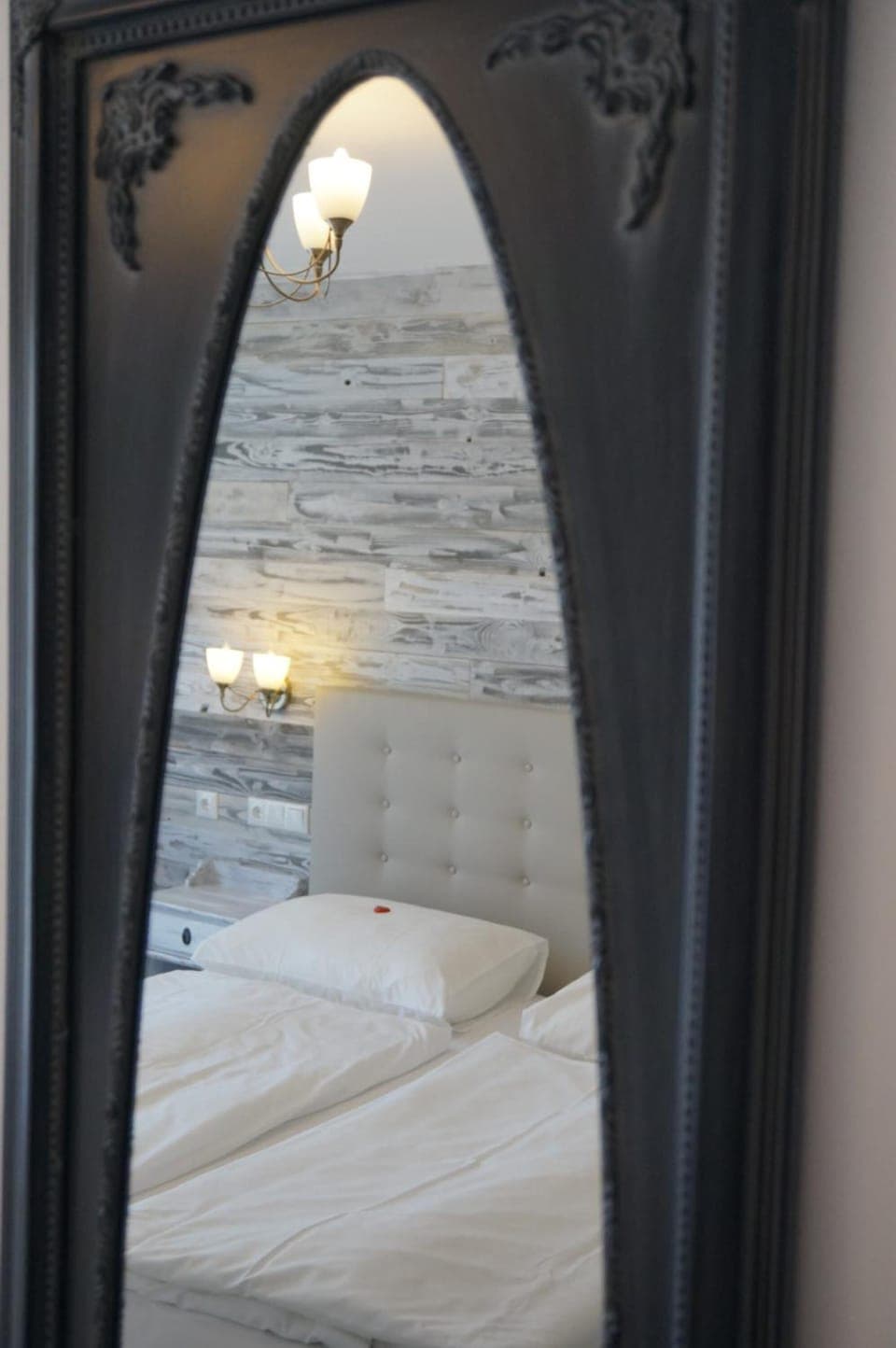 Minibar, in-room safe, free WiFi, bed sheets